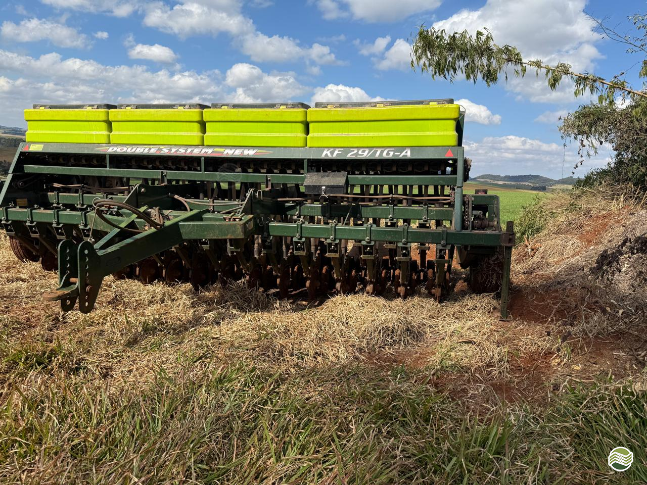 SEMEADEIRA KF DOUBLE SYSTEM NEW Pessette Máquinas Agrícolas CHOPINZINHO PARANÁ PR